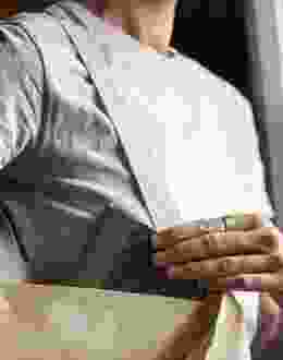 Tote interior pocket detail